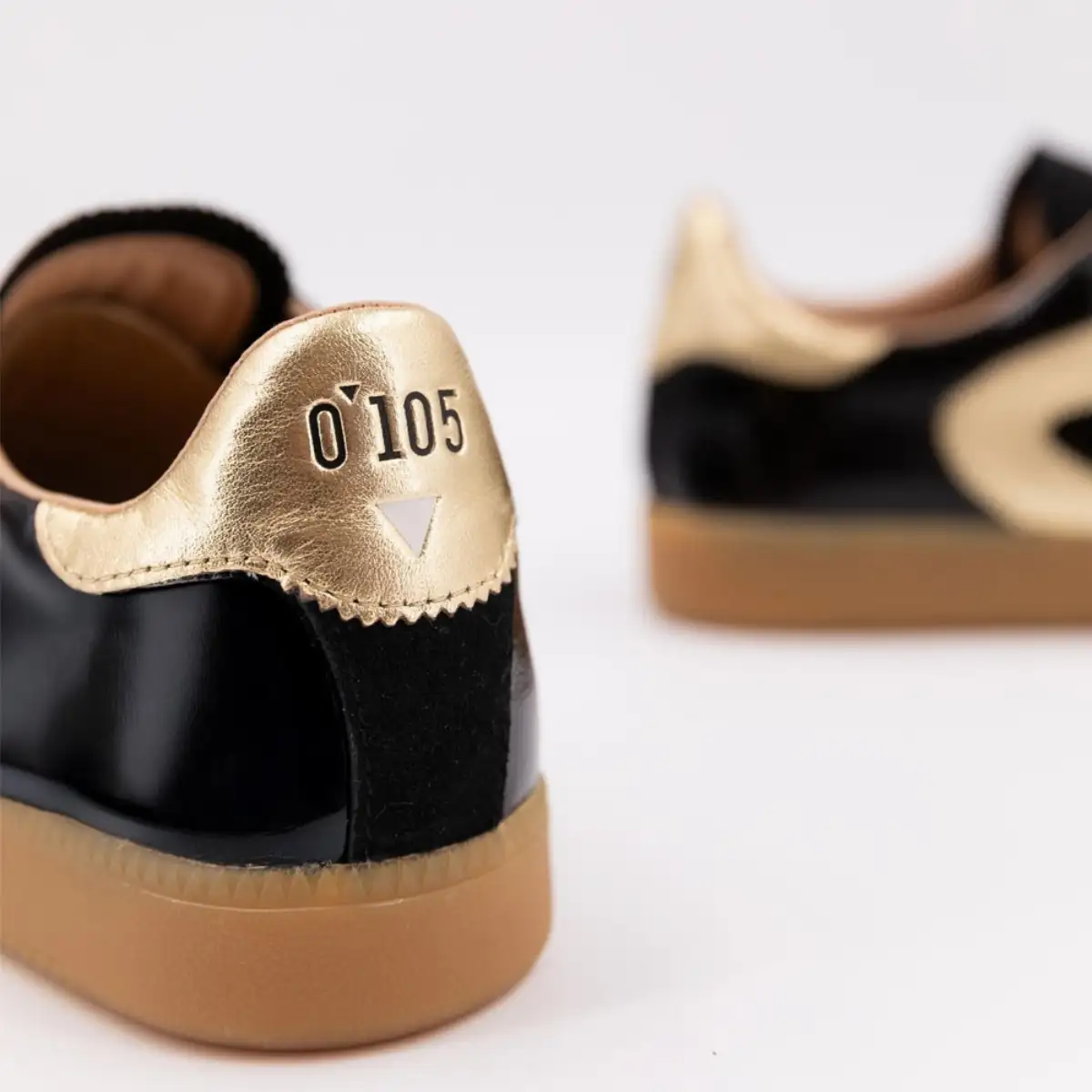 0’105  NOVA BLACK POLISH